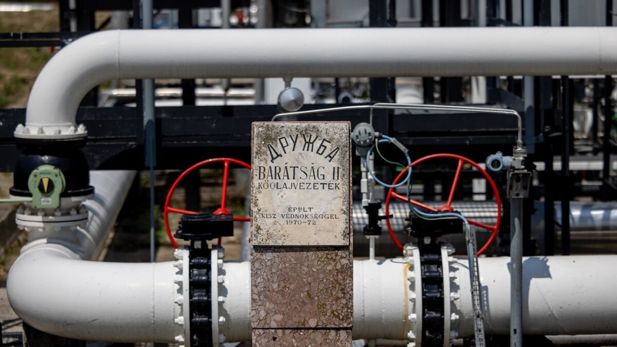 Hungary Suspends Diesel Shipments to Ukraine