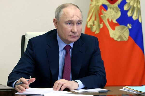 ЕС продлевает санкции против России на фоне дебатов о газовом транзите